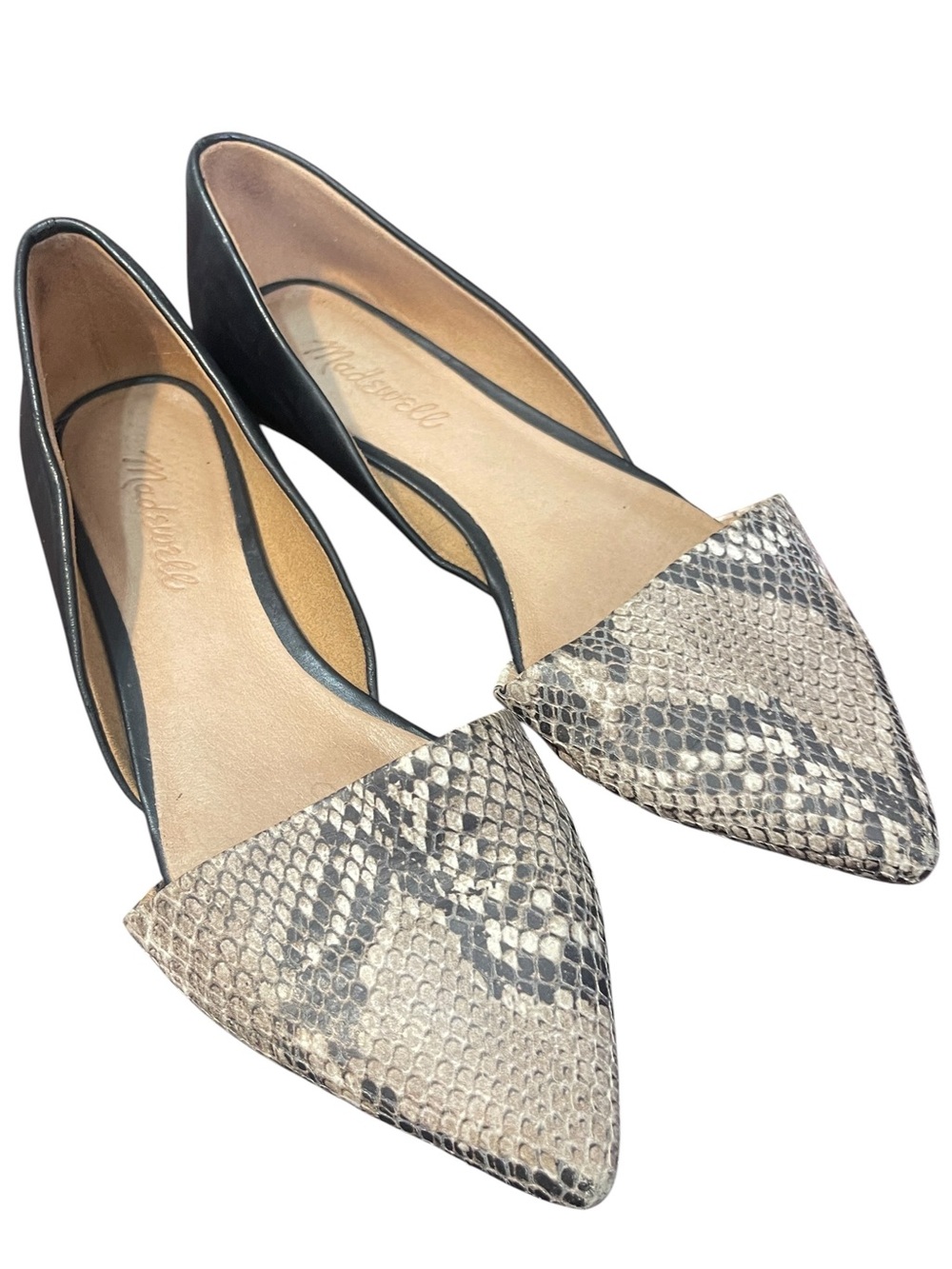 Madewell The Lydia flats featuring a pointed snakeskin-embossed toe size 6
